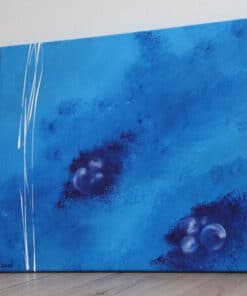 Abstraktes Acrylbild in Blau von Julia Magdalena, moderne Wanddekoration, künstlerische Acrylkunst, kreative Raumgestaltung, hochwertige Male artistry, modernes Kunstwerk.