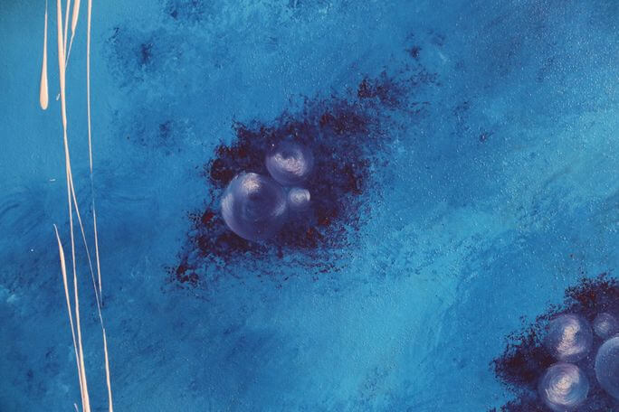 Hochwertiges Acrylbild von Julia Magdalena, mit abstrakten blauen Tönen und dynamischen Farbverläufen, ideal für moderne Raumgestaltung und Kunstsammler.