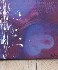 Farbenfrohes Acrylbild von Julia Magdalena mit abstrakter Kunst, leuchtende Blautöne und dynamische Pinselstriche, hochwertige Kunstdrucke für moderne Wohnräume, handgemalte Wandkunst von talentierter Künstlerin.